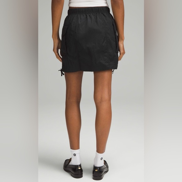 NWT Lululemon Nylon Cargo Mini Skirt in Black Pull & Tie The Side Seams Size L - Picture 5 of 11